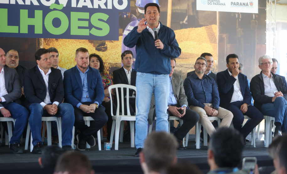 Governador Carlos massa ratinho Júnior recebe projeto executivo do Moegao do Paraná