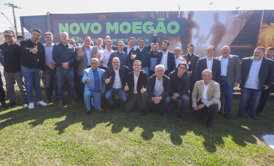 Governador Carlos massa ratinho Júnior recebe projeto executivo do Moegao do Paraná