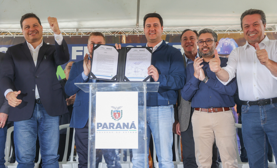 Governador Carlos massa ratinho Júnior recebe projeto executivo do Moegao do Paraná