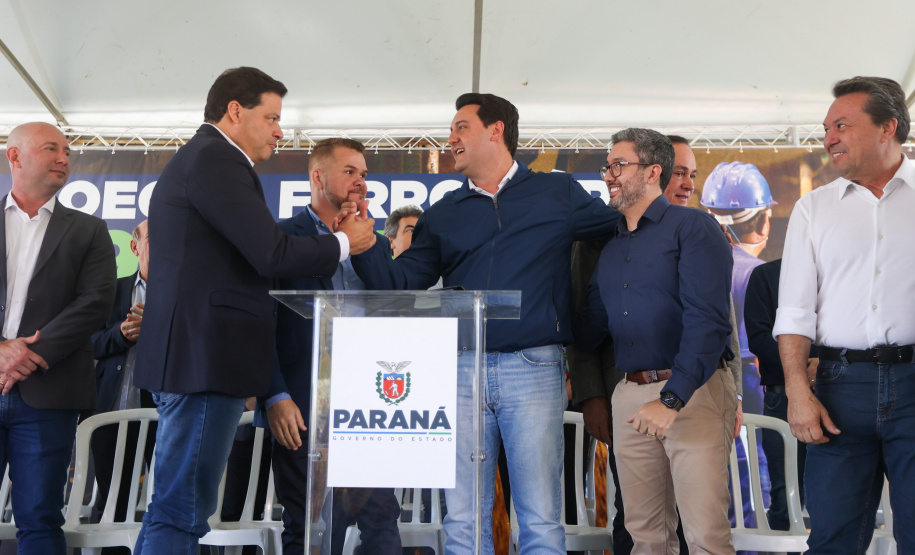 Governador Carlos massa ratinho Júnior recebe projeto executivo do Moegao do Paraná