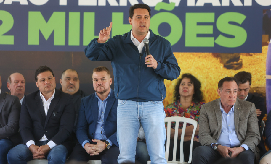 Governador Carlos massa ratinho Júnior recebe projeto executivo do Moegao do Paraná