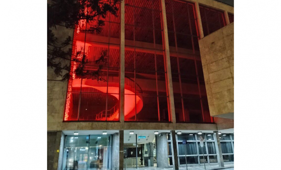 Prédios públicos laranja