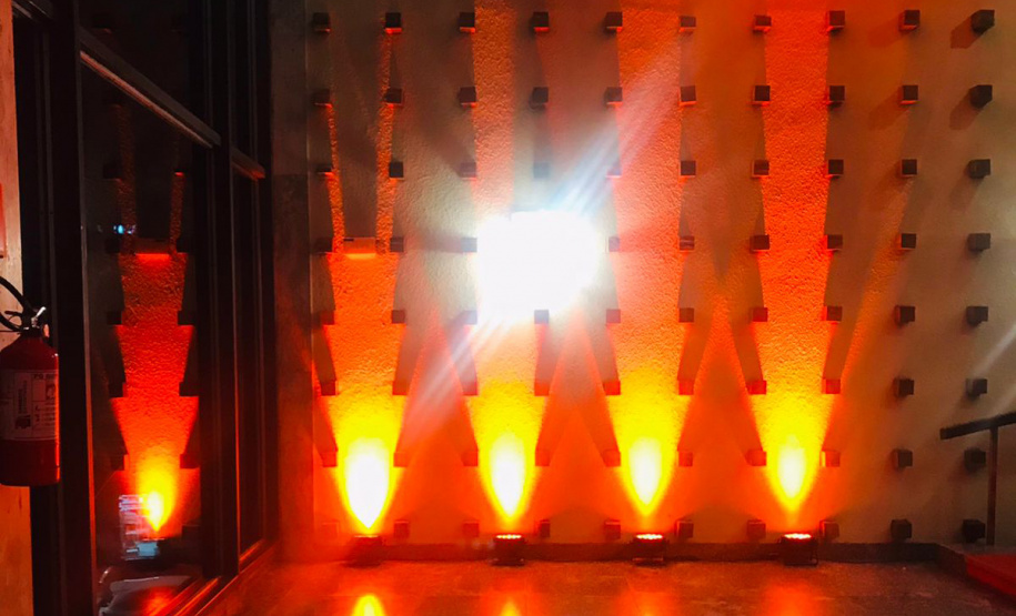 Prédios públicos laranja