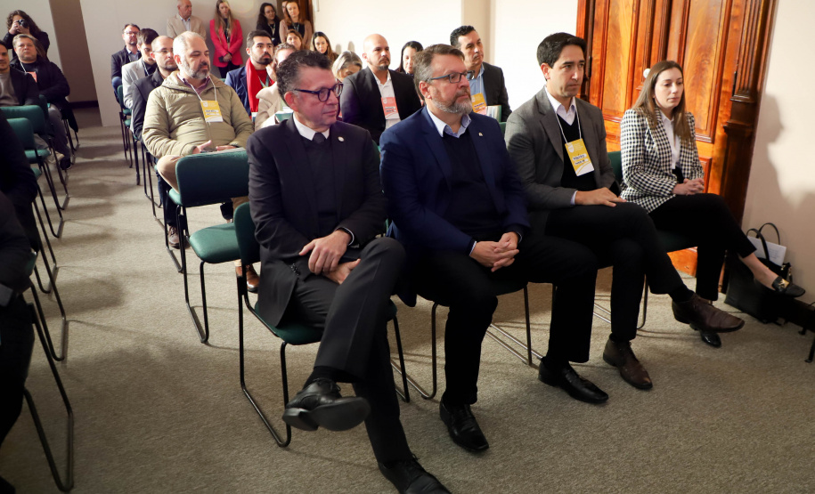 IBGE E INVEST PARANÁ