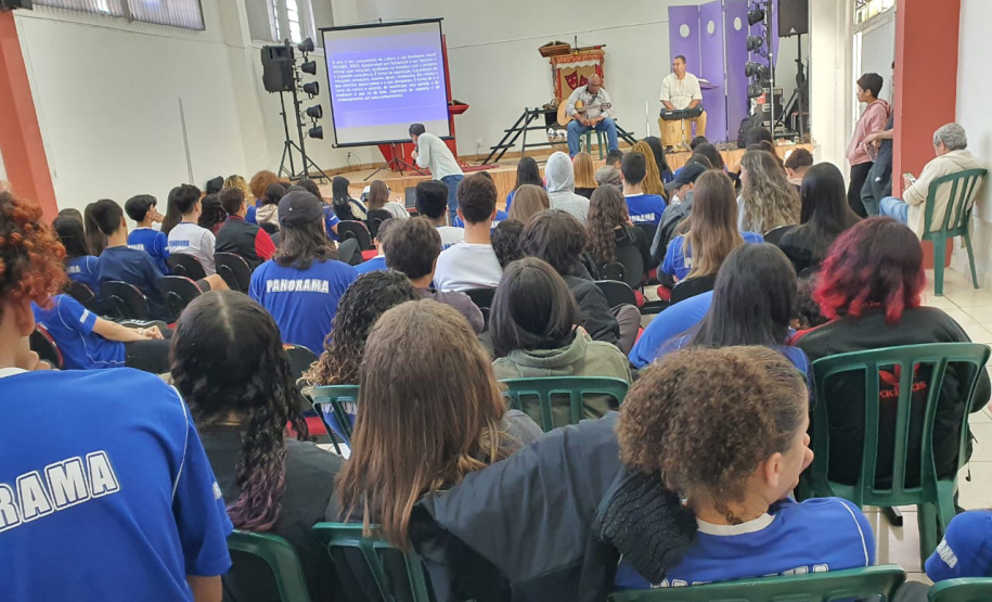 Alunos de escolas públicas recebem ações de educação fiscal em Sarandi e Campo Mourão