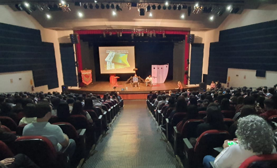 Alunos de escolas públicas recebem ações de educação fiscal em Sarandi e Campo Mourão