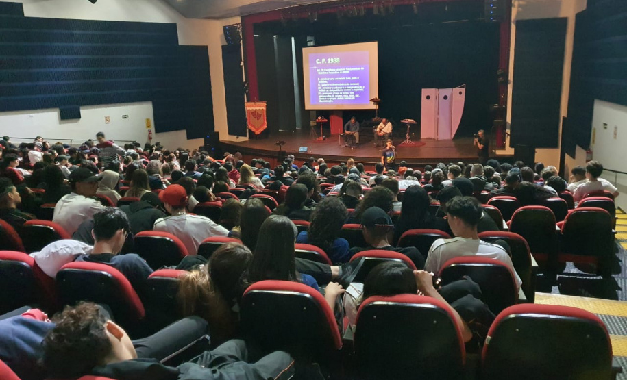 Alunos de escolas públicas recebem ações de educação fiscal em Sarandi e Campo Mourão