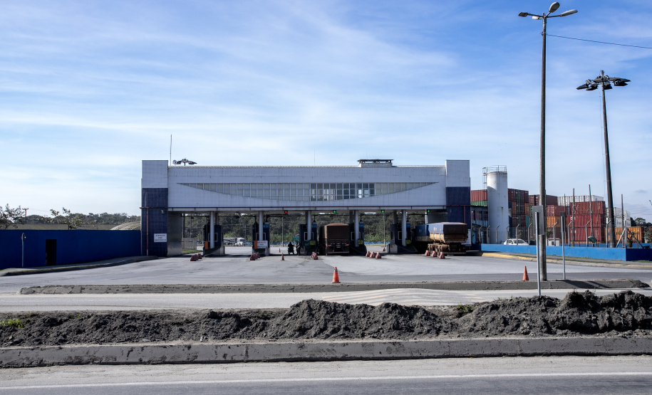 Porto une esforços para deixar o acesso dos caminhões mais limpo e seguro