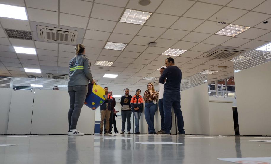 Portos do Paraná conscientiza sobre teste com etilômetro e separação de resíduos