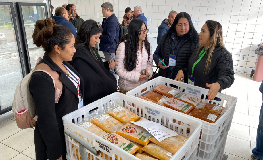 Ceasa recebe comitiva internacional de países da América Latina e Caribe