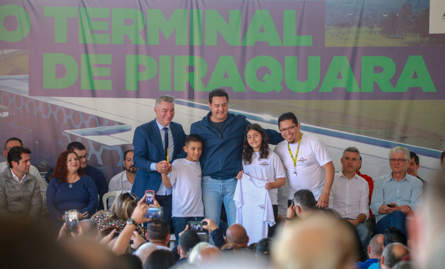O governador Carlos Massa Ratinho Junior inaugurou neste sábado (05) o novo terminal de ônibus metropolitano de Piraquara, na Região Metropolitana de Curitiba (RMC).