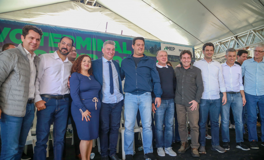 O governador Carlos Massa Ratinho Junior inaugurou neste sábado (05) o novo terminal de ônibus metropolitano de Piraquara, na Região Metropolitana de Curitiba (RMC).