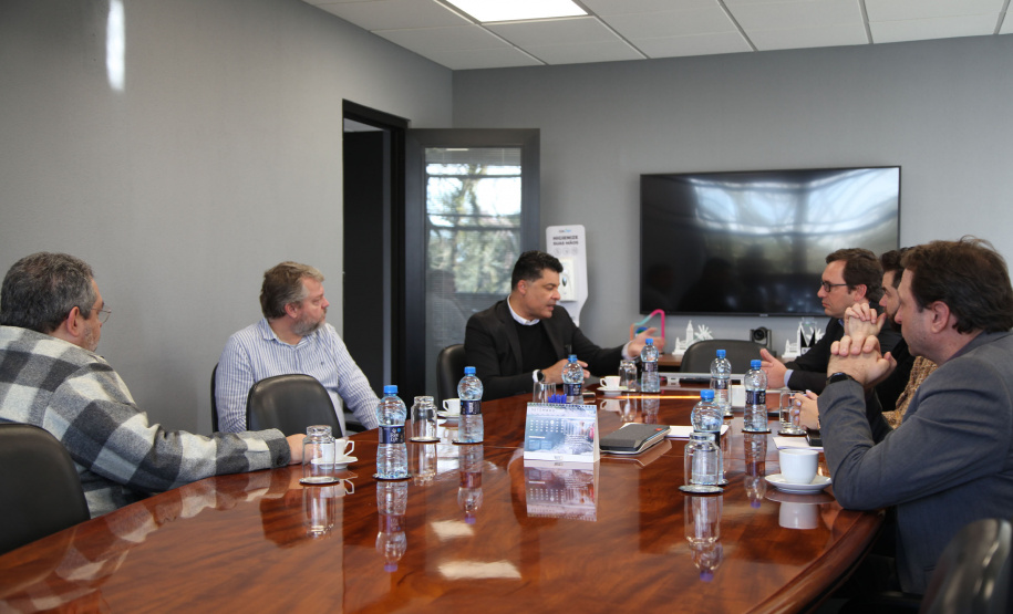 Estado fecha parceria com ICI para desenvolver novos serviços públicos