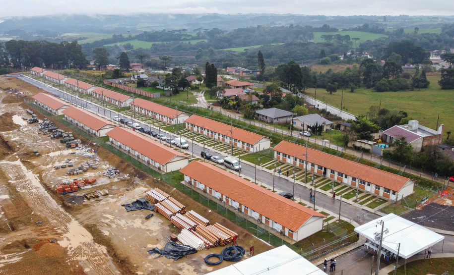 Lapa, 10 de agosto de 2023 - O governo do Paraná realiza na Lapa a entrega de 118 moradias populares, sendo 94 por meio do programa Casa Fácil.