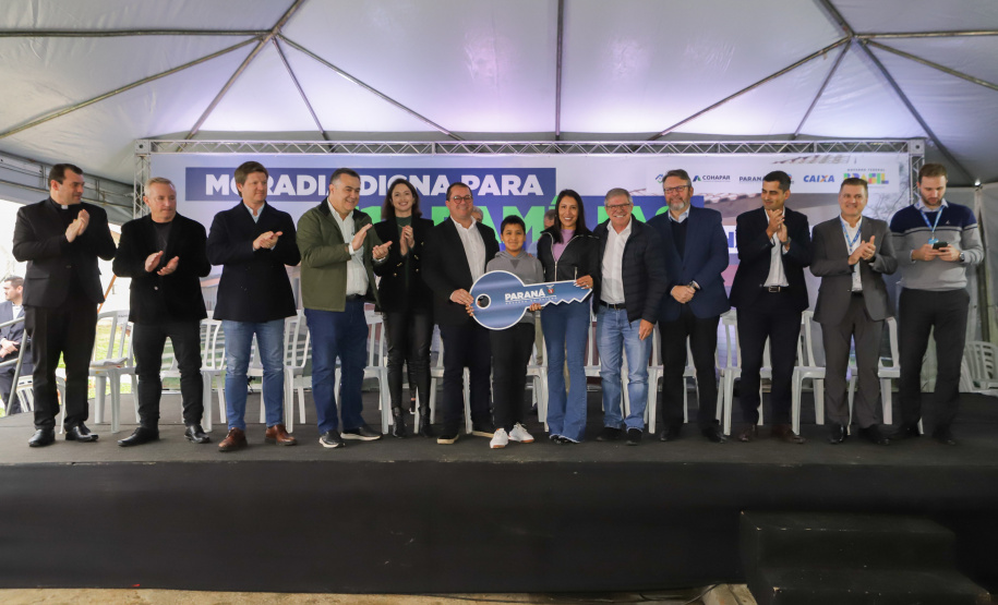 Lapa, 10 de agosto de 2023 - O governo do Paraná realiza na Lapa a entrega de 118 moradias populares, sendo 94 por meio do programa Casa Fácil.