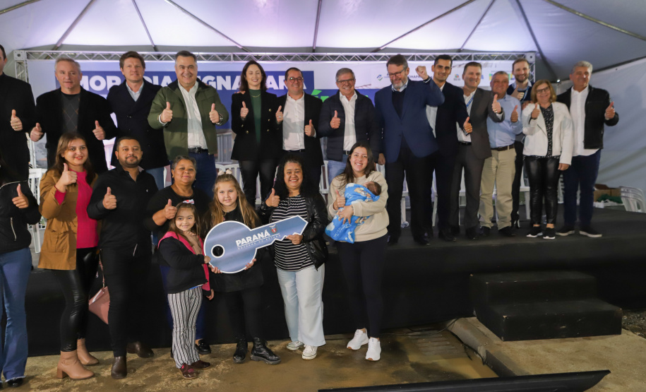 Lapa, 10 de agosto de 2023 - O governo do Paraná realiza na Lapa a entrega de 118 moradias populares, sendo 94 por meio do programa Casa Fácil.
