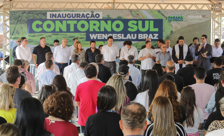O governador Carlos Massa Ratinho Junior entregou oficialmente nesta quinta-feira (17) o Contorno Sul de Wenceslau Braz, no Norte Pioneiro.