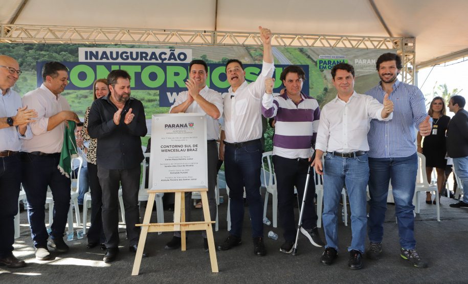 O governador Carlos Massa Ratinho Junior entregou oficialmente nesta quinta-feira (17) o Contorno Sul de Wenceslau Braz, no Norte Pioneiro.