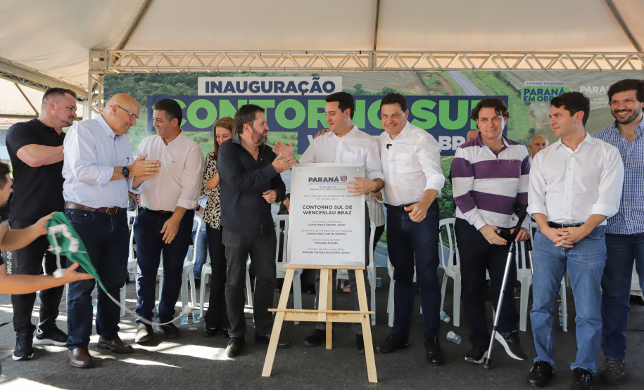 O governador Carlos Massa Ratinho Junior entregou oficialmente nesta quinta-feira (17) o Contorno Sul de Wenceslau Braz, no Norte Pioneiro.