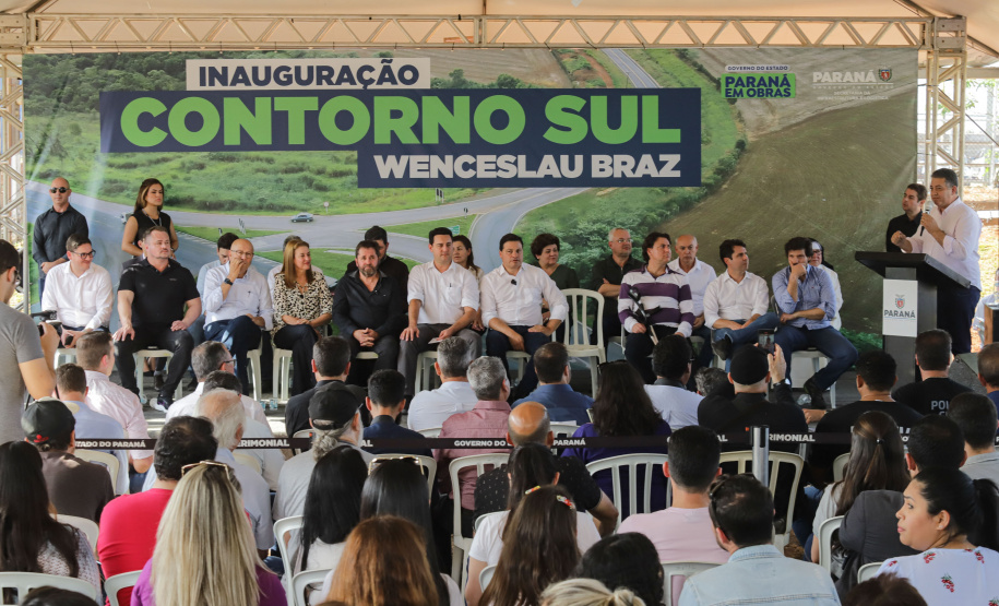 O governador Carlos Massa Ratinho Junior entregou oficialmente nesta quinta-feira (17) o Contorno Sul de Wenceslau Braz, no Norte Pioneiro.