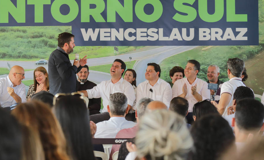 O governador Carlos Massa Ratinho Junior entregou oficialmente nesta quinta-feira (17) o Contorno Sul de Wenceslau Braz, no Norte Pioneiro.