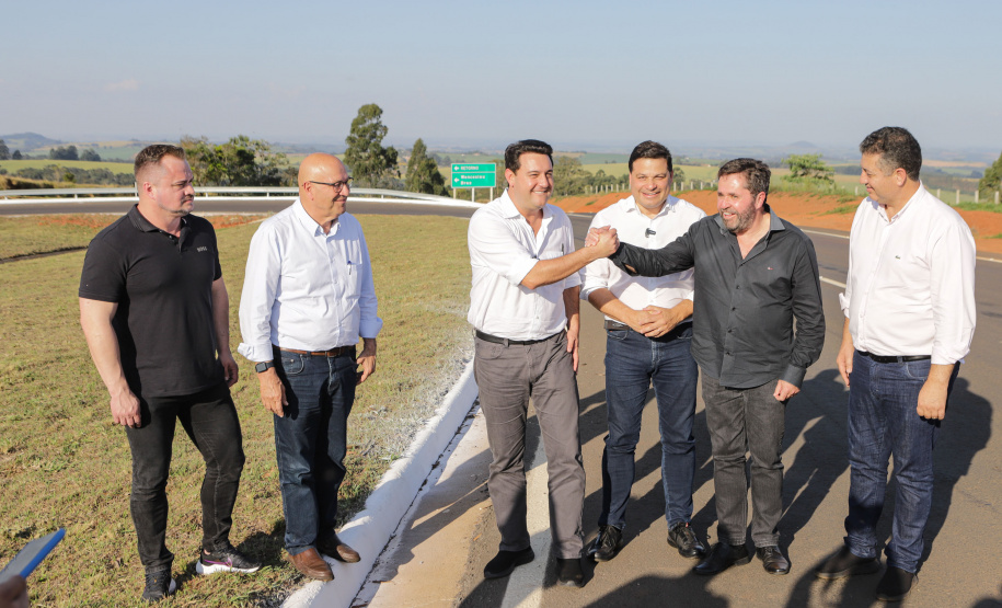 O governador Carlos Massa Ratinho Junior entregou oficialmente nesta quinta-feira (17) o Contorno Sul de Wenceslau Braz, no Norte Pioneiro.