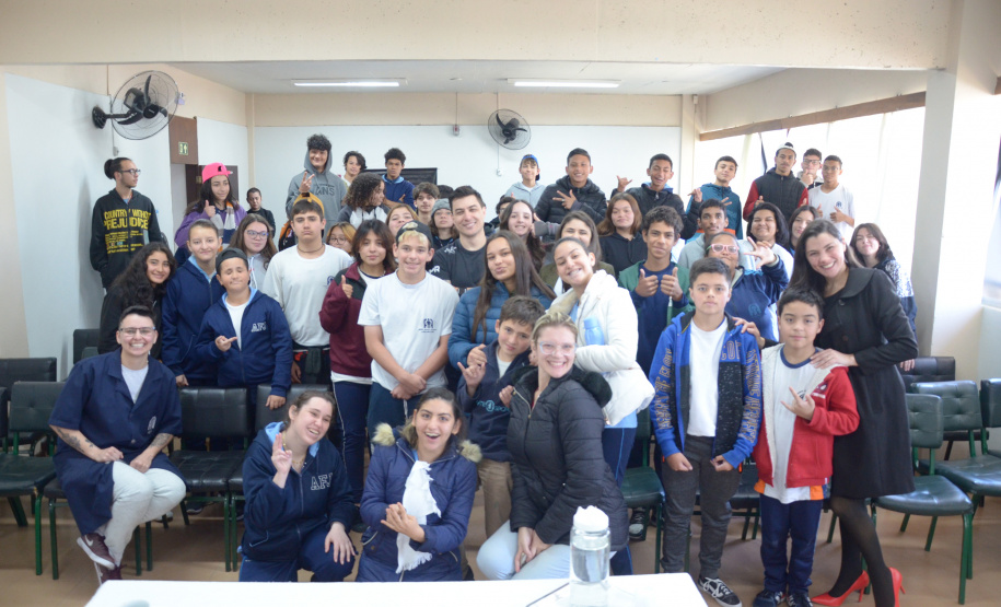 PCPR ministra palestra para 58 alunos surdos em escola na Capital