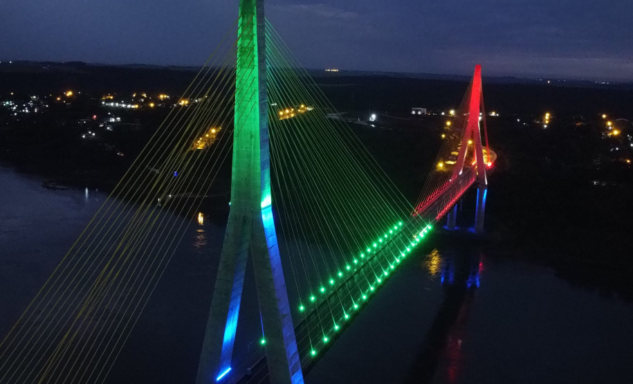Teste de iluminação cênica marca fim dos trabalhos na Ponte da Integração Brasil