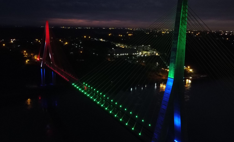 Teste de iluminação cênica marca fim dos trabalhos na Ponte da Integração Brasil
