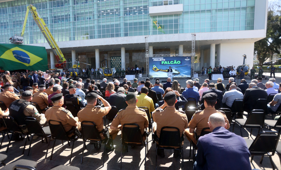 Projeto Falcão reforça policiamento do Paraná com helicópteros superequipados