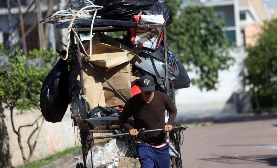 Cooperativas e associações de recicláveis recebem incentivo tributário no Paraná