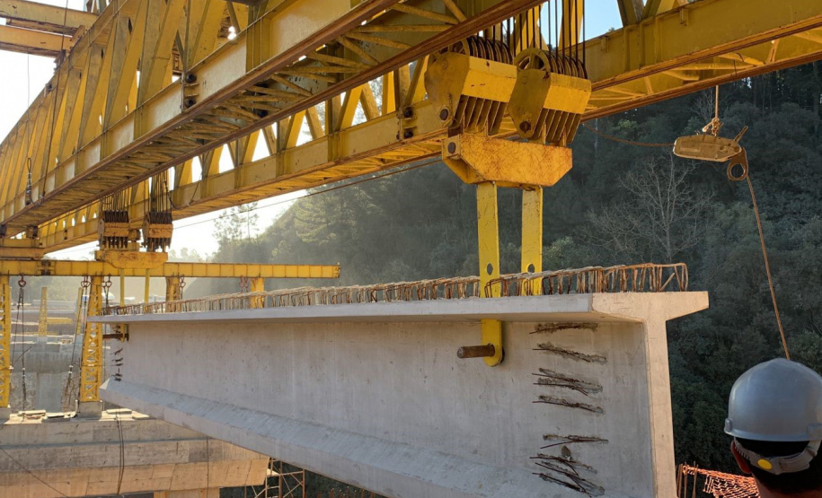 Transporte de vigas para pontes da Rodovia dos Minérios segue até o dia 22