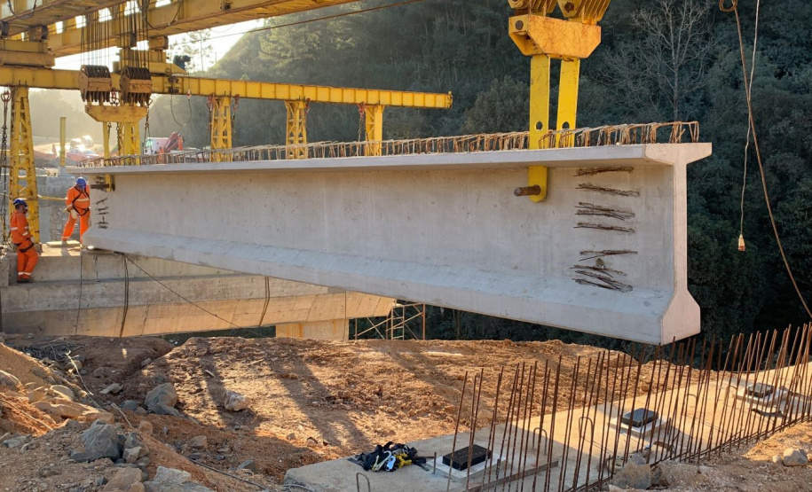 Transporte de vigas para pontes da Rodovia dos Minérios segue até o dia 22