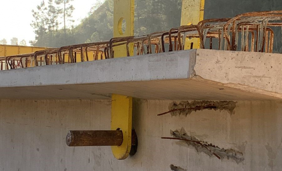 Transporte de vigas para pontes da Rodovia dos Minérios segue até o dia 22