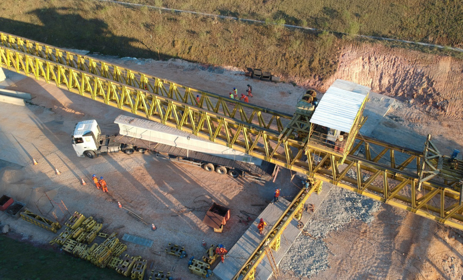 Transporte de vigas para pontes da Rodovia dos Minérios segue até o dia 22