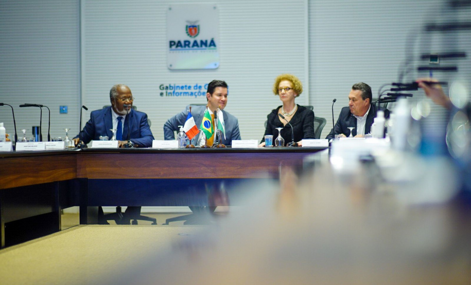 Governo do Paraná recebe presidente de Saint-Martin para aprendizagem mútua em turismo