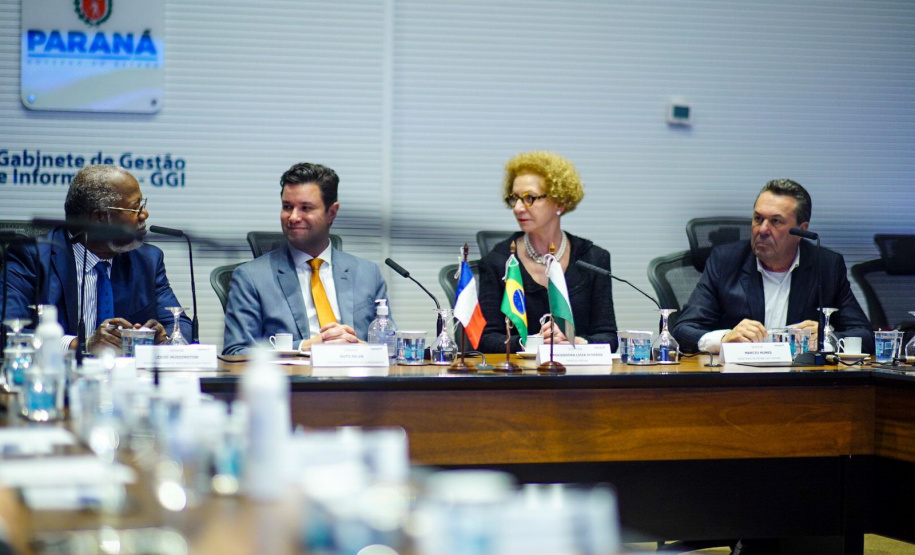 Governo do Paraná recebe presidente de Saint-Martin para aprendizagem mútua em turismo