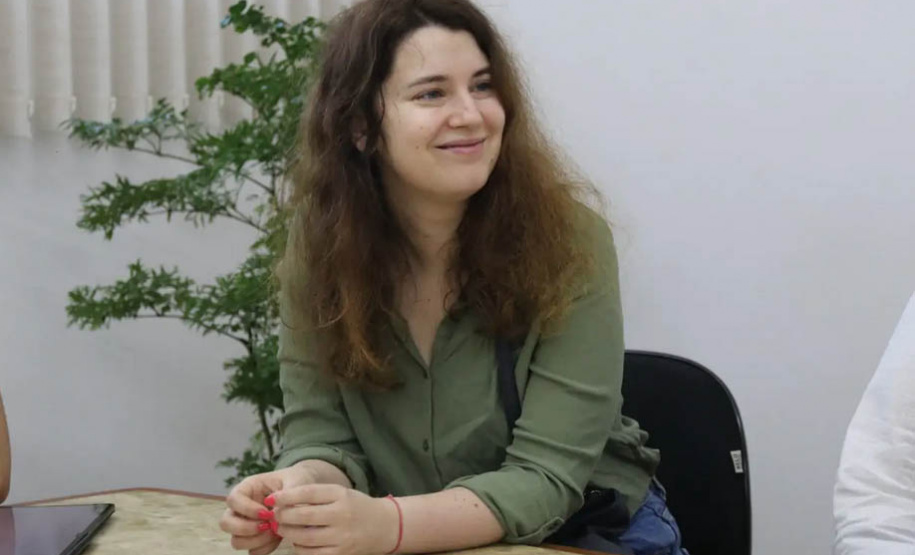 Professora ucraniana ministrará curso gratuito sobre poesia