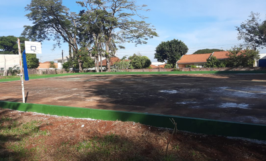 Governo do Paraná inicia projeto-piloto de instalação de pisos em quadras esportivas em Jandaia do Sul