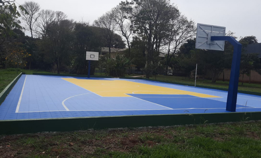 Governo do Paraná inicia projeto-piloto de instalação de pisos em quadras esportivas em Jandaia do Sul