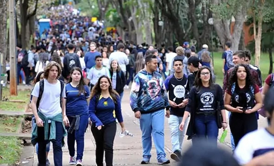 UEL espera repetir público de quase 20 mil visitantes na Feira das Profissões 2023