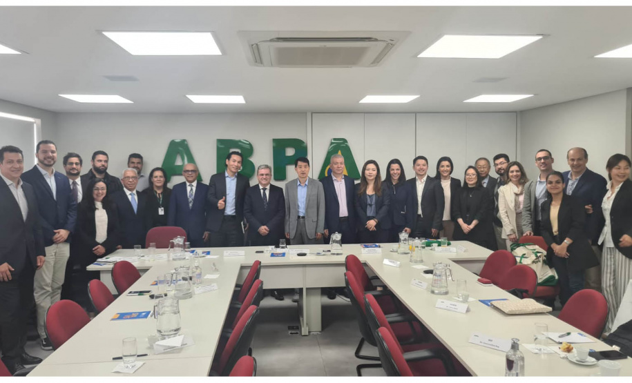 Paraná apresenta potencial produtivo e estrutura de defesa agropecuária e a autoridades chinesas