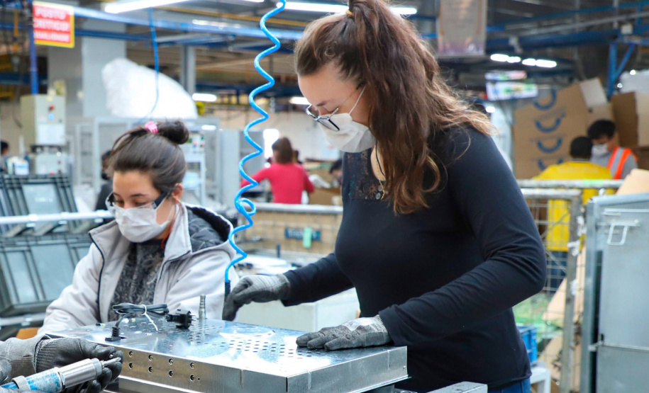 Jovens ocuparam maior parte das vagas de trabalho em junho, segundo Caged