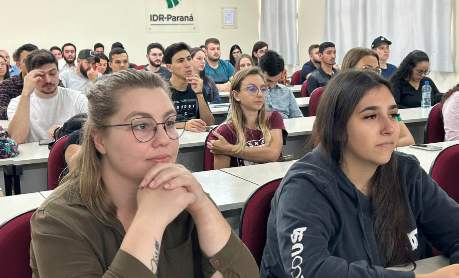 Programa de bolsas do IDR-Paraná qualifica profissionais para o desenvolvimento rural