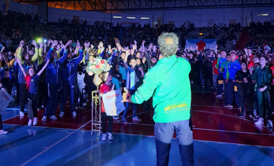 Com ginásio lotado, Apucarana recebe as finais da 69ª edição dos Jogos Escolares do Paraná