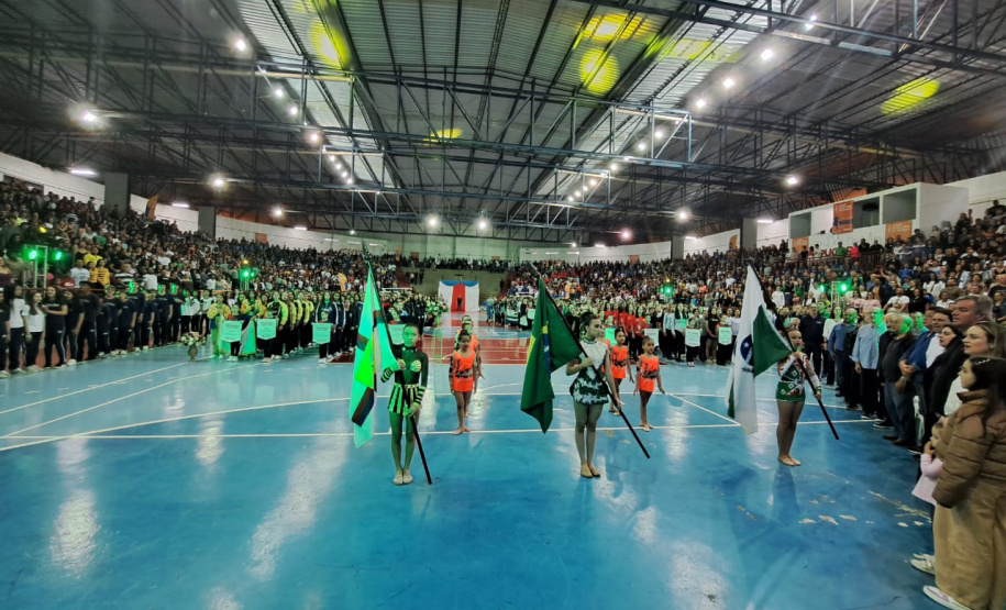 Com ginásio lotado, Apucarana recebe as finais da 69ª edição dos Jogos Escolares do Paraná