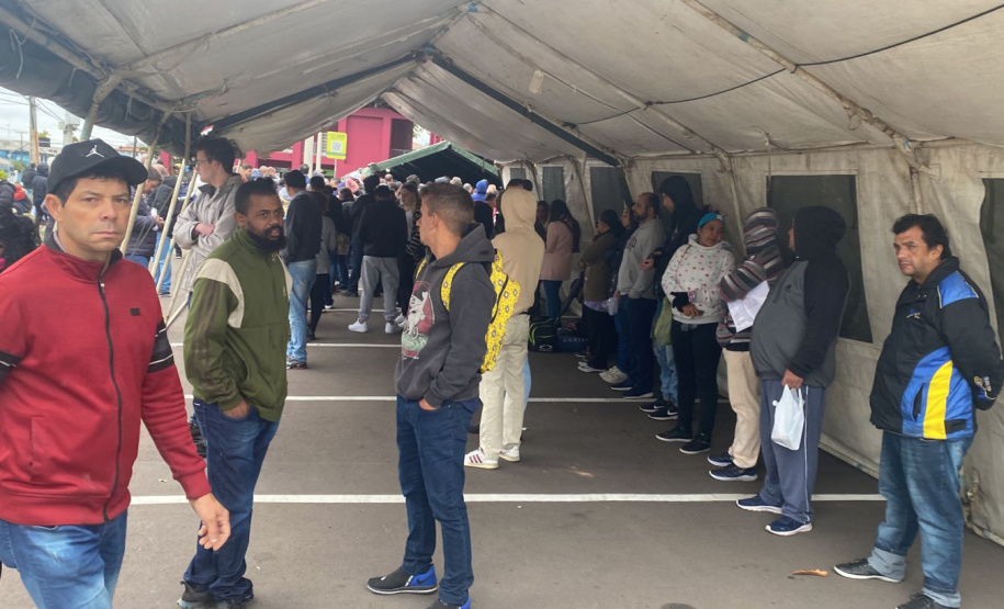 Mais de 800 pessoas conseguem emprego em mutirão realizado na Capital