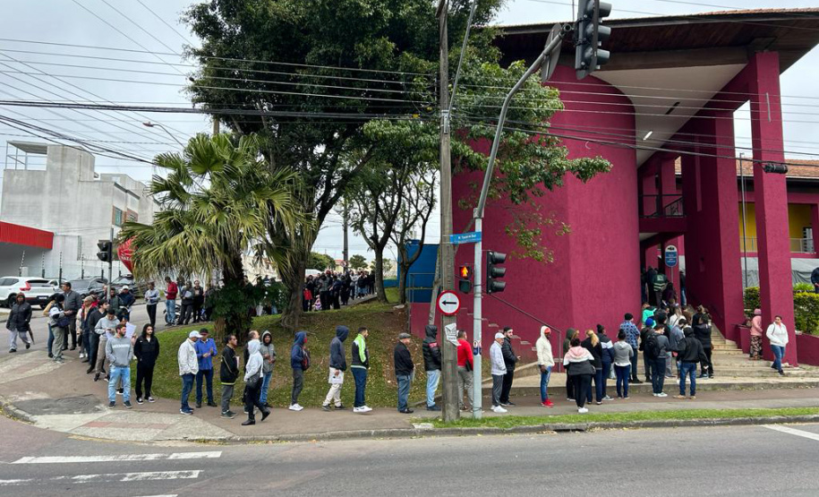 Mais de 800 pessoas conseguem emprego em mutirão realizado na Capital