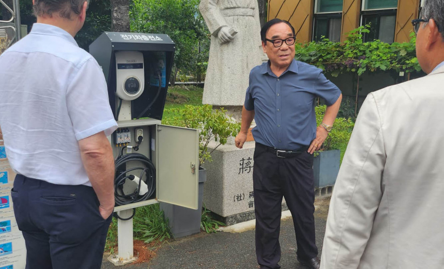 O secretário estadual da Indústria, Comércio e Serviços, Ricardo Barros, esteve nessa semana em missão à Coreia do Sul para prospectar novos investimentos do país asiático no Paraná.