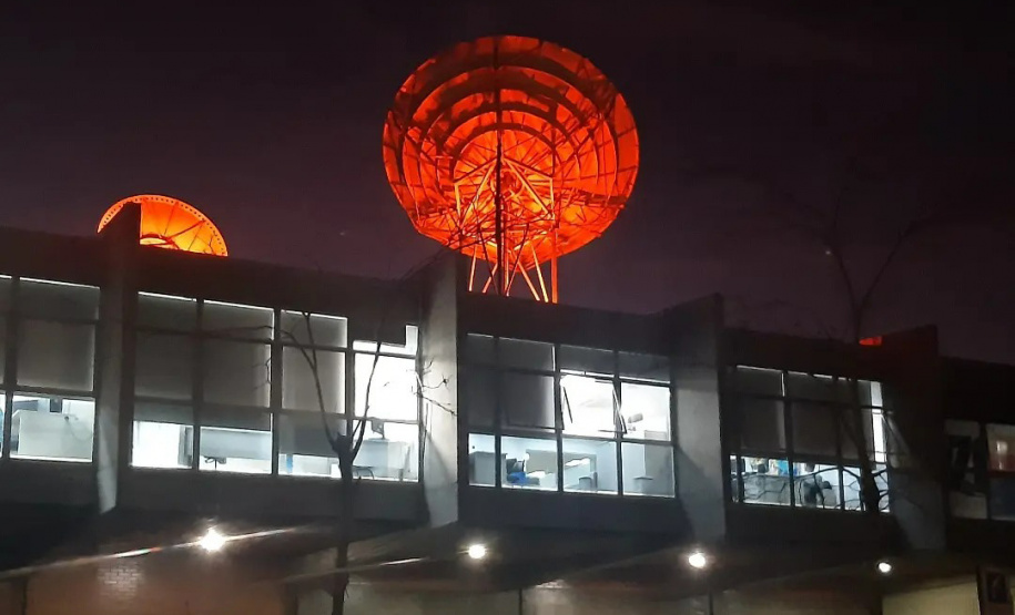 Prédios públicos laranja